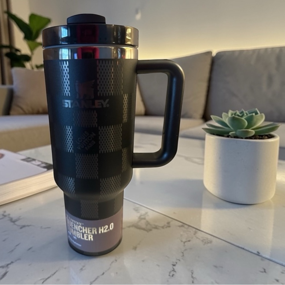 NWT Stanley 40 oz Black and Gray Checkered Flowstate Tumbler